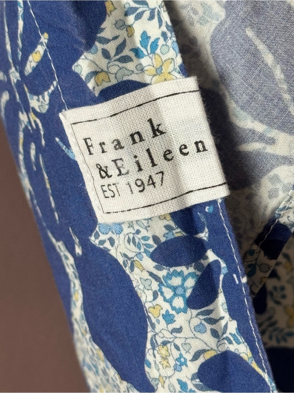 Frank & Eileen Navy and White Floral Button-Down Shirt M - Frank Style - Picture 11 of 11
